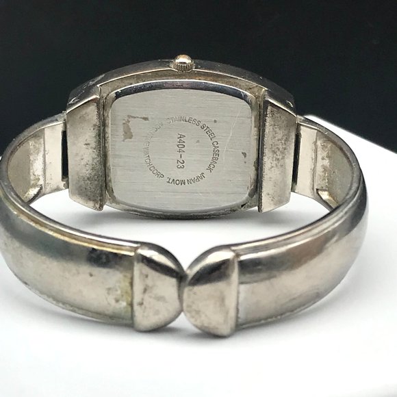 Studio C Silver Toned Cuff Bracelet Women's Watch Analog Quartz A404-23 New Batt - Picture 5 of 7
